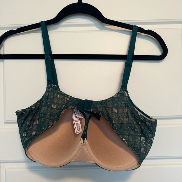 Victoria’s Secret Bra - Picture 3 of 11